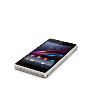 6_Xperia_Z1_Compact_White_Tabletop