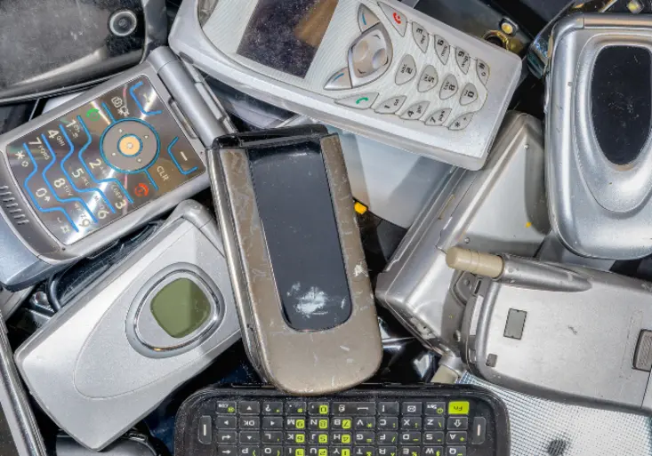 Díky recyklaci starých telefonů O2 věnuje Lince bezpečí 60 tisíc korun. Pomoct můžete i vy