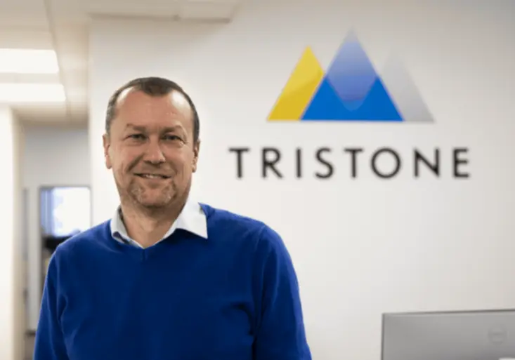 864x468 tristone