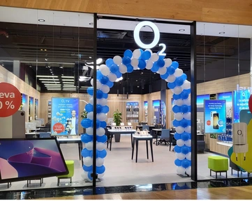 O2 Prodejna na pražském Chodově se představila v novém kabátu. Je plná technologických novinek a vychytávek