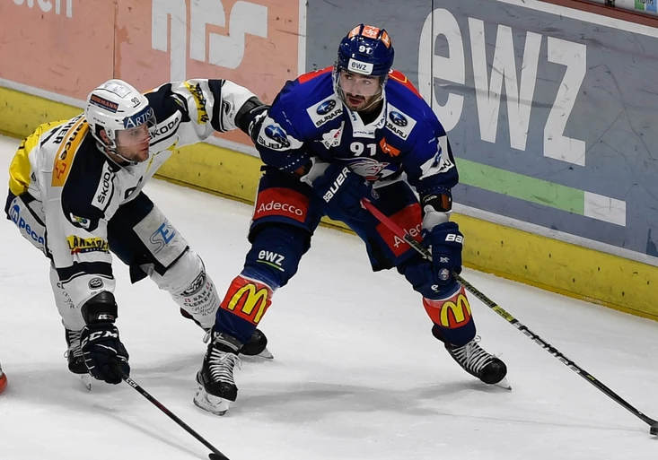 Víkend zpestří dva přenosy ze švýcarské National League. Jak si povedou poslední finalisté?