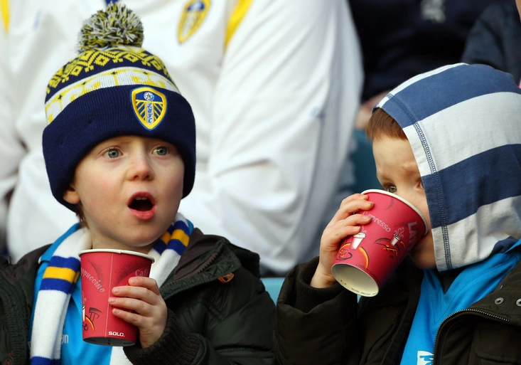 Nejhorší logo v historii? Leeds představil nový znak, fanoušci se bouřili, tak ho stáhl!