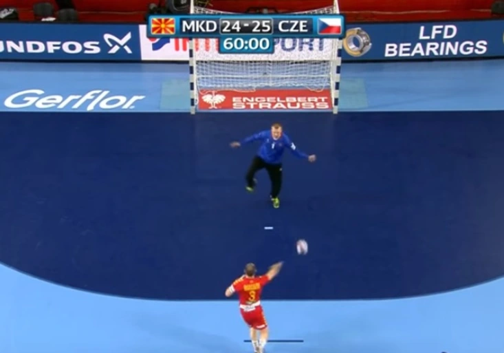Házenkáři oslavují brankáře Mrkvu! TAKHLE chytil sedmičku a zajistil sladkou výhru