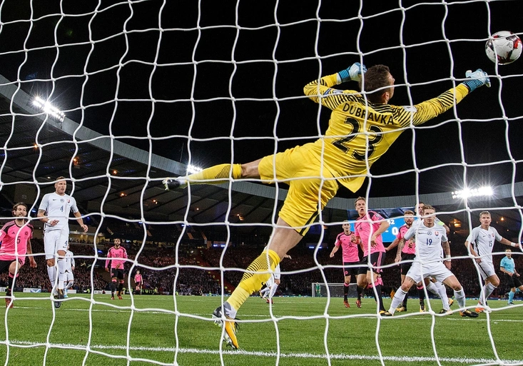 Brankář Dúbravka do Premier League? Sparta vydala jasné stanovisko