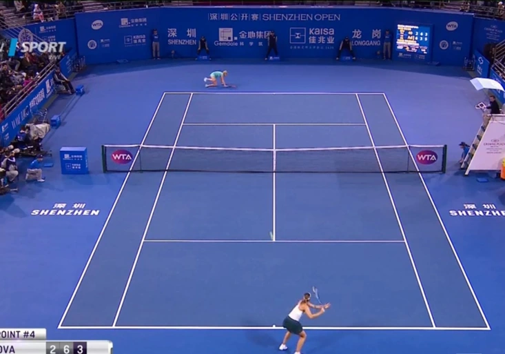 Byla na kolenou, ale nevzdala se! TAKHLE Siniaková udolala Sharapovu