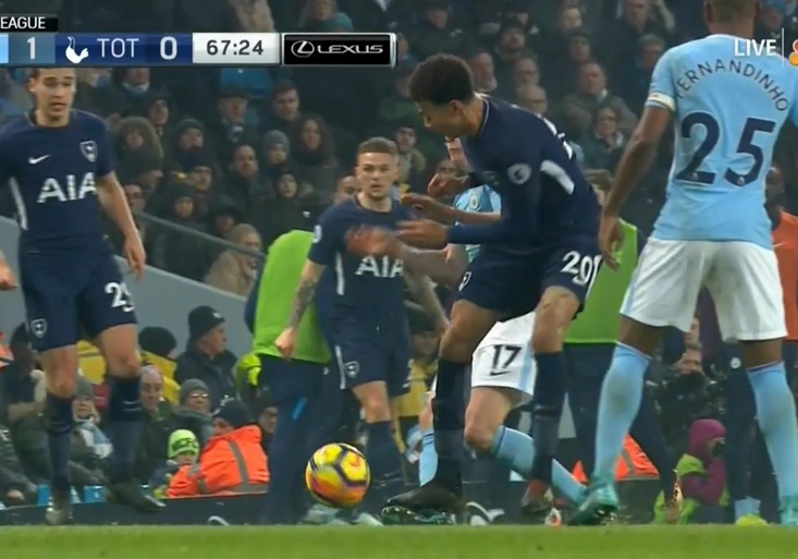 Hvězdy Tottenhamu jen otřesně faulovaly! Komu věnovali Citizens výhru ve šlágru Premier League?