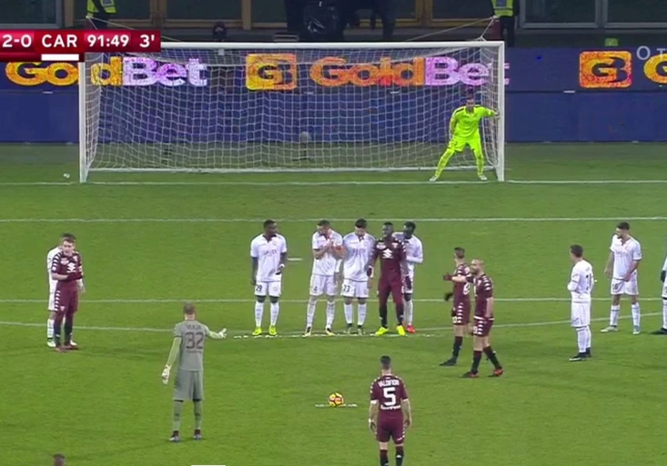 Turín FC nechal kopat standardku gólmana. Ten šokoval úžasnou bombou!