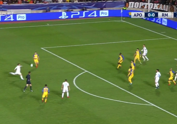 Úchvatný Modričův volej! Jak školácky mu namazal obránce APOELu a odstartoval demolici?