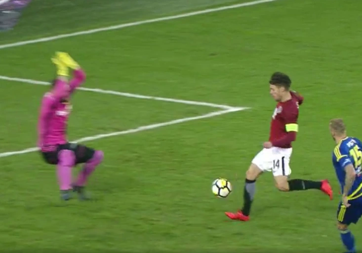 Sparta vydřela výhru nad Jihlavou. Rozhodl nový kapitán Kadlec. Kolikátým v sezóně už je?