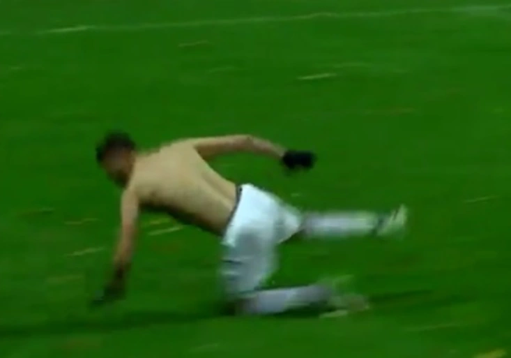 Stronatiho oslava baví fanoušky! Po krásném gólu následoval trapas