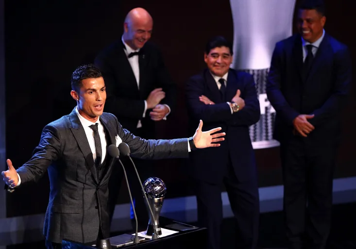 Nejlepším hráčem světa je Ronaldo! Ocenění od FIFA dostal i borec z české ligy!