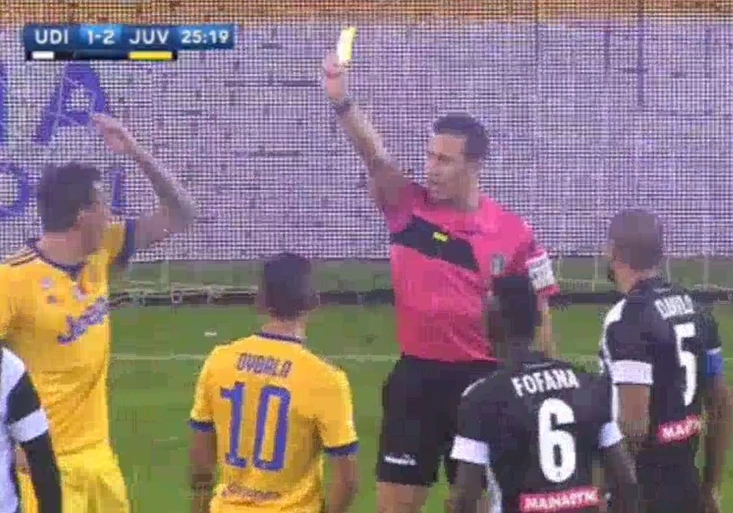 Mandžukič z Juventusu se zapsal do dějin! Za tři vteřiny stihl dvě žluté karty a šel ven!