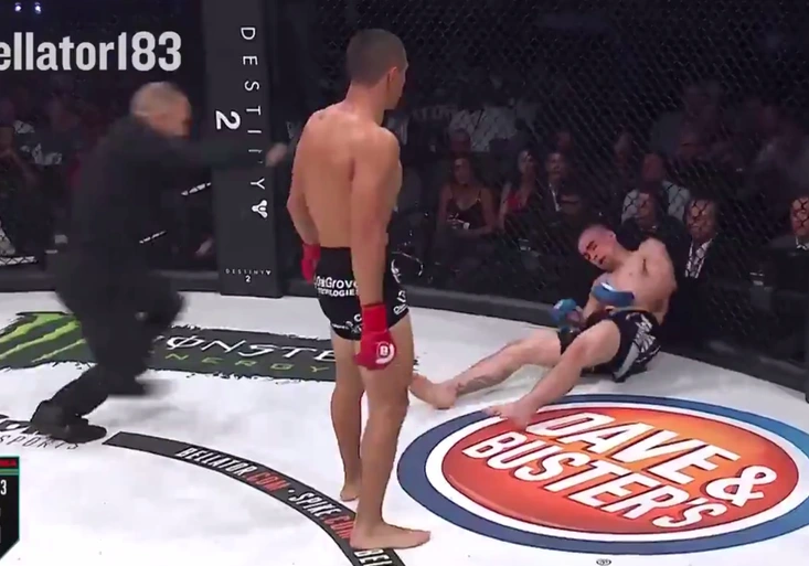 Tohle byla vražda! 20letý Aaron Pico svým levým hákem vykouzlil nejdrsnější k.o. roku!