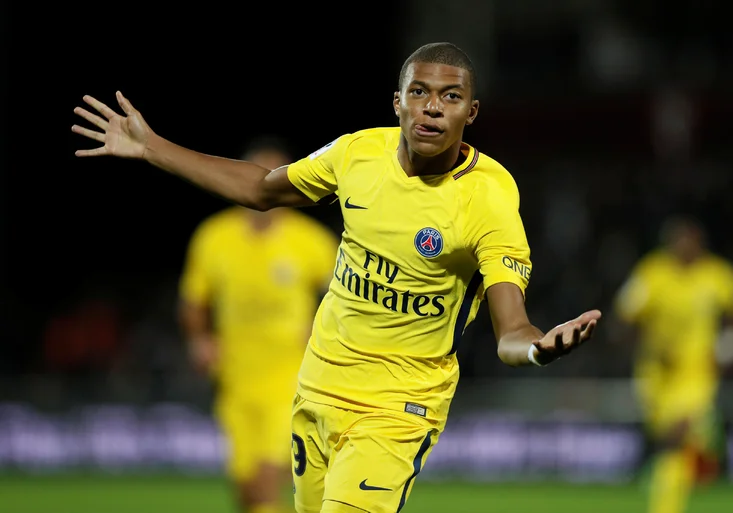 Geniální Mbappé! Supertalent se trefil hned při debutu za PSG! Jakou dělovkou pokořil Méty?