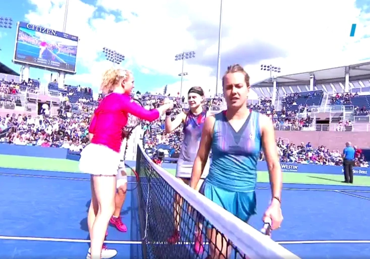 Při české bitvě v semifinále US Open tekly nervy! Co řekla Strýcová Hradecké u sítě?