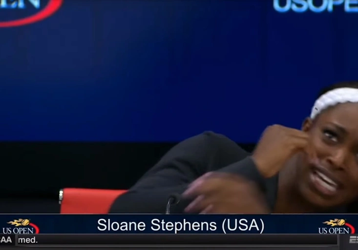 Američanku Stephens napadl na tiskovce „drak“! Statečně se ubránila teniskou!