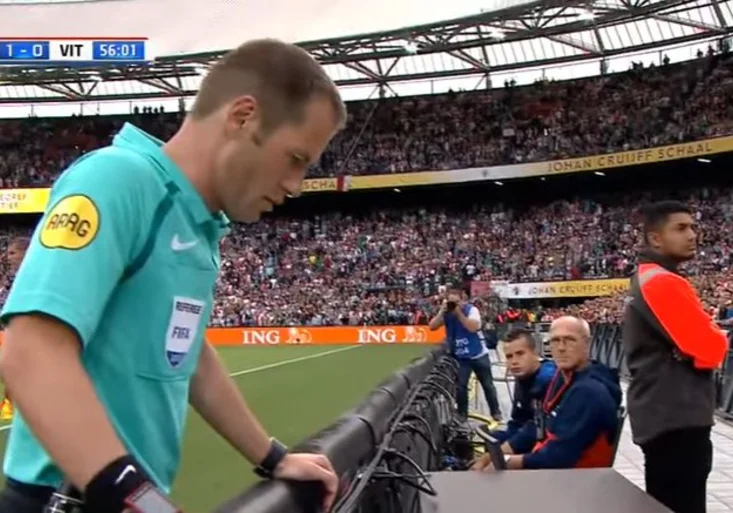 Feyenoordu sebrali gól a nařídili proti němu penaltu. Zásah videa rozvířil emoce