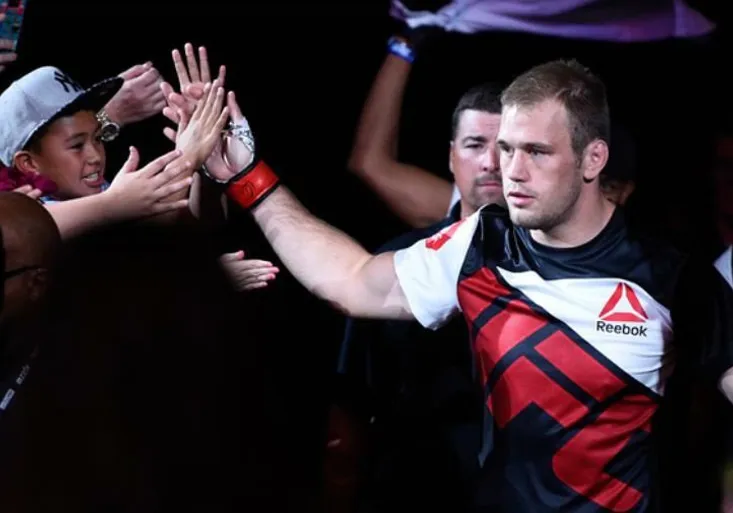Svátek MMA na O2 TV Sport. Hvězdný Viktor Pešta se představí na XFN 3