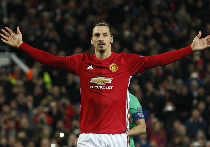 ZLATAN dostal kopačky! V Manchesteru United po roce končí. Kdo jej vábí?