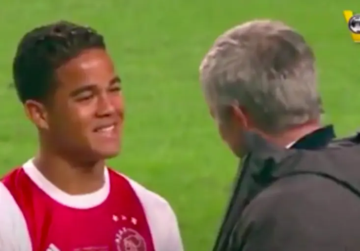 CHCI TĚ! Tajný rozhovor Mourinha s hvězdičkou Ajaxu. Mladý Kluivert jen zíral