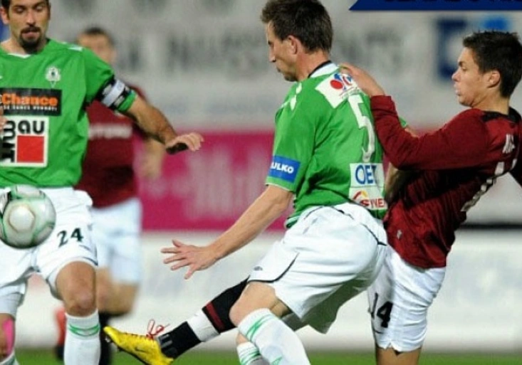 Příběhy české ligy XVII: Jablonec dělí pár centimetrů od titulu. Pekhart místo prázdné brány trefuje tyč (2009/2010)
