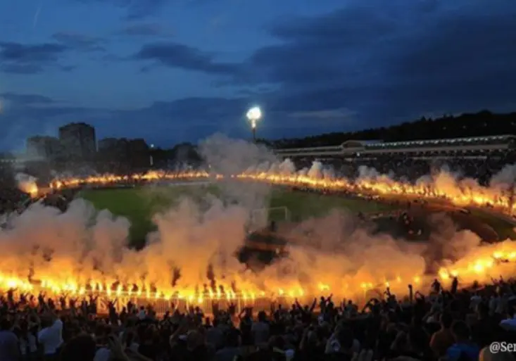 Nejdivočejší oslavy titulu? Šílenci ze Srbska předvedli neskutečnou show