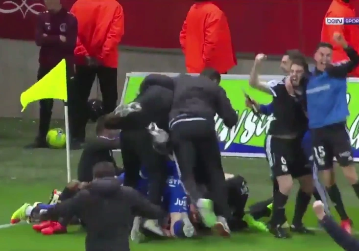 Emoce na maximu! Poslední kop sezony zajistil týmu Amiens postup! Co se dělo na hřišti?