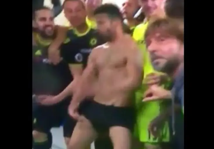Harašící Diego Costa! Pikantní záběry z oslav titulu Chelsea