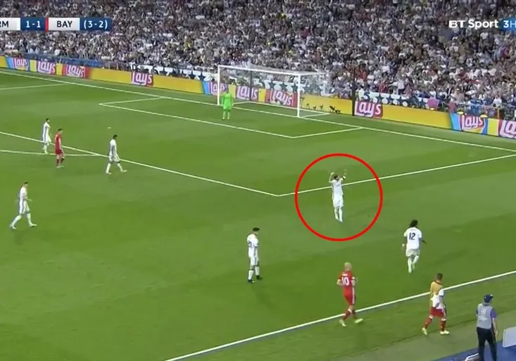 Sergio Ramos hecoval publikum, za 10 vteřin si dal bizarní vlastňák