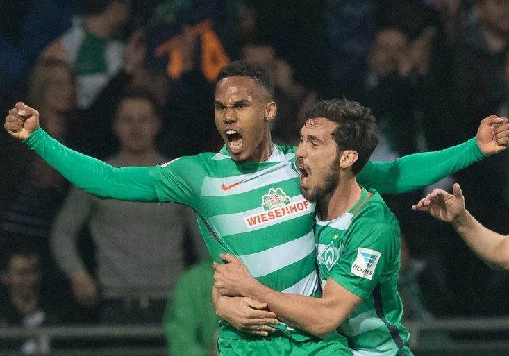 To je změna! Theodor Gebre Selassie si nechal narůst vlasy a v Brémách válí!