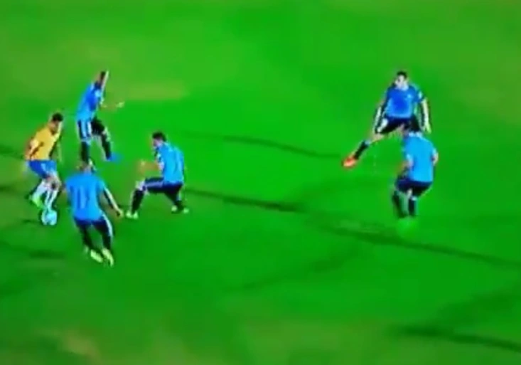 Zesměšnění na druhou! Coutinho za 5 vteřin dvakrát vykoupal soupeře. Koupí ho teď Barcelona?
