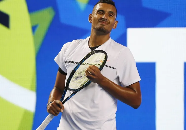 Drzoun Kyrgios! Vypráskal Djokoviče, pak fanouškovi snědl hranolky
