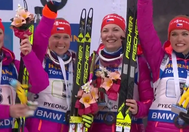 Česká štafeta poprvé na stupních! Skvělá Koukalová předvedla drtivý finiš