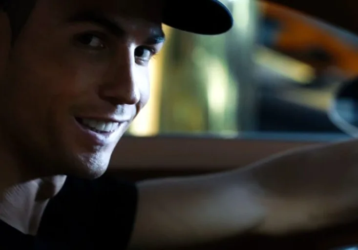 Cristiano Ronaldo prohnal po okruhu Bugatti Chiron! Podívejte se na jeho ďábelskou jízdu