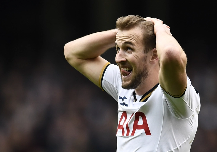 Kane se blýskl luxusním volejem! Dal rekordní hattrick a má už 100 gólů v karéře