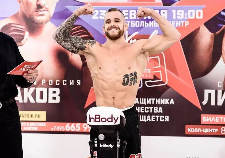 Slovák Deák na prahu životního úspěchu! V semifinále uškrtil Rusa. Pronikne do UFC?
