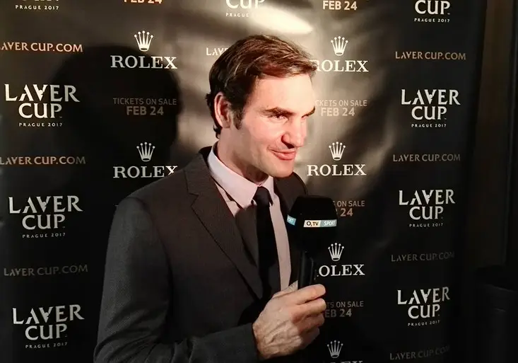 I Federer je jenom člověk: Božský Roger v Praze málem spadl do Vltavy