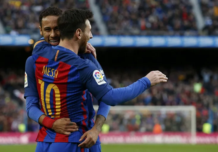 Génius MESSI udeřil z nezvyklé pozice! Tohle si brankář za rámeček nedá