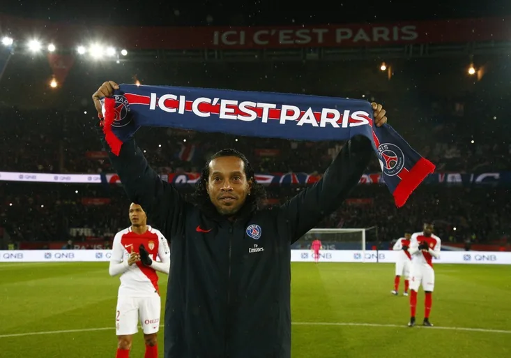 Ronaldinho se vrátil na místo činu! Co řekl o Paříži a zaskočil tak fanoušky Barcelony?