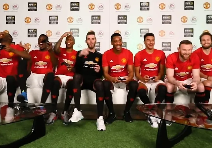 Famózní bitva hráčů Manchesteru United ve FIFĚ! Vyhrál tým Pogba nebo tým Rooney?