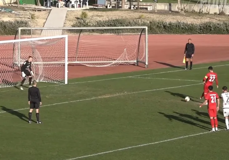Měl sudí vsazeno? Hráči asi ne! Odpískané penalty schválně zahazovali!