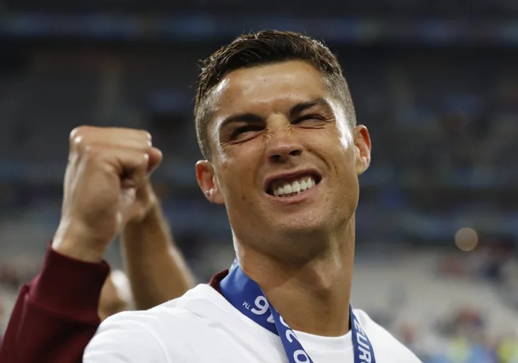 Cristiano RONALDO otevře vlastní fitko! Jakou drzostí při propagaci namíchl fanoušky Messiho?