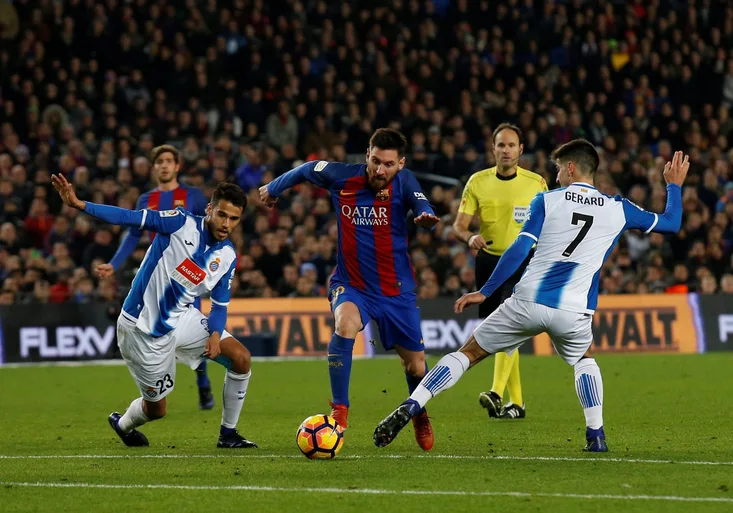 Prostě z jiné planety! Fenomenální MESSI si z hráčů Espanyolu udělal tréninkové kužely!