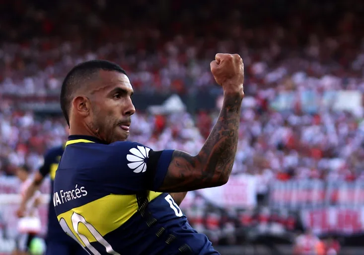 Krásný gól Téveze a mohutné oslavy v kabině! Boca senzačně otočila Superclásico s River Plate