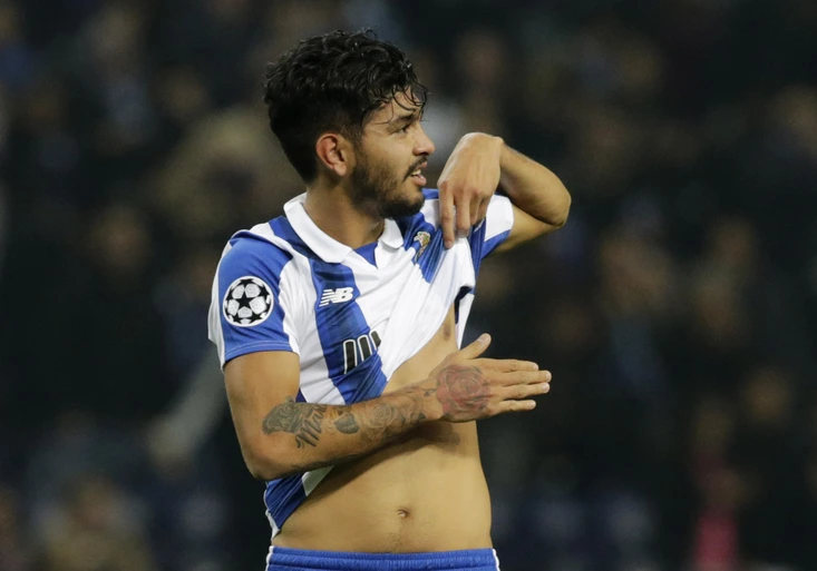 WOW! To byla bomba! Jesus Corona nejkrásnějším gólem Ligy mistrů sestřelil Leicester!