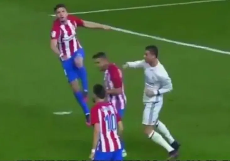 Dostane RONALDO trest a přijde o El Clásico? Měl jít před hattrickem proti Atlétiku pod sprchy?