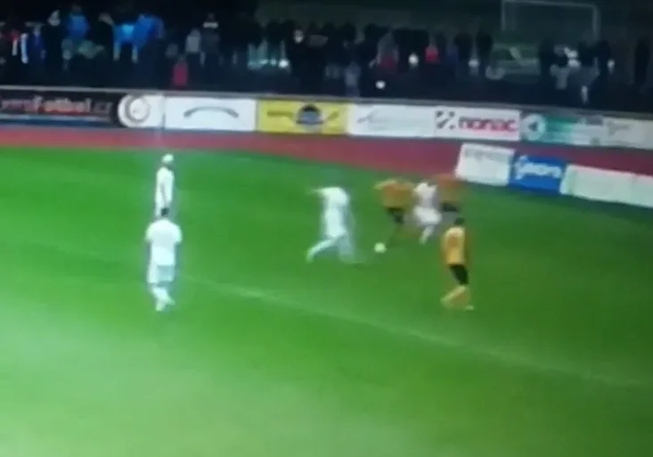 Další podivný ofsajd "sudí od sporáku" Ratajové! Sebrala výhru Baníku?