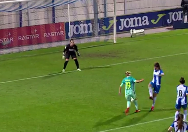 Jako Messi? Fotbalistku Barcelony sejmuli skluzem, přesto dala neskutečný gól!