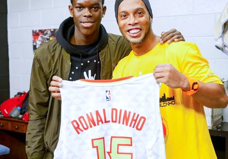 Fotbalový génius Ronaldinho propadl basketu? Komu bude fandit v NBA?