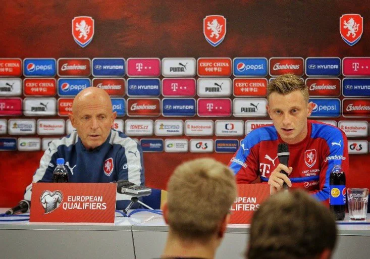 Proč jsou Ázerbájdžánci jako Chorvati? A měl by Jarolím postavit Škodu?